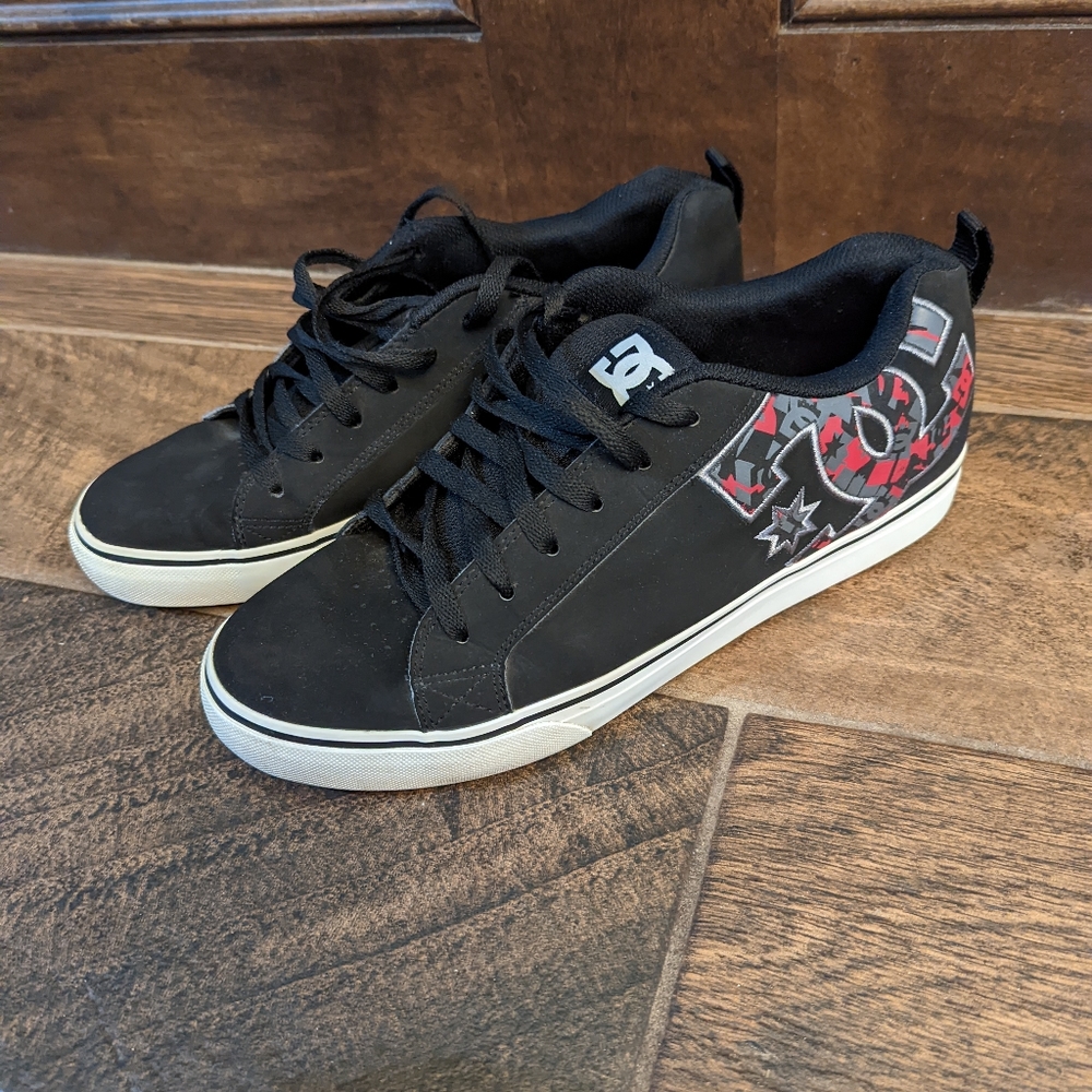 DC Vulc Court SE Size 11